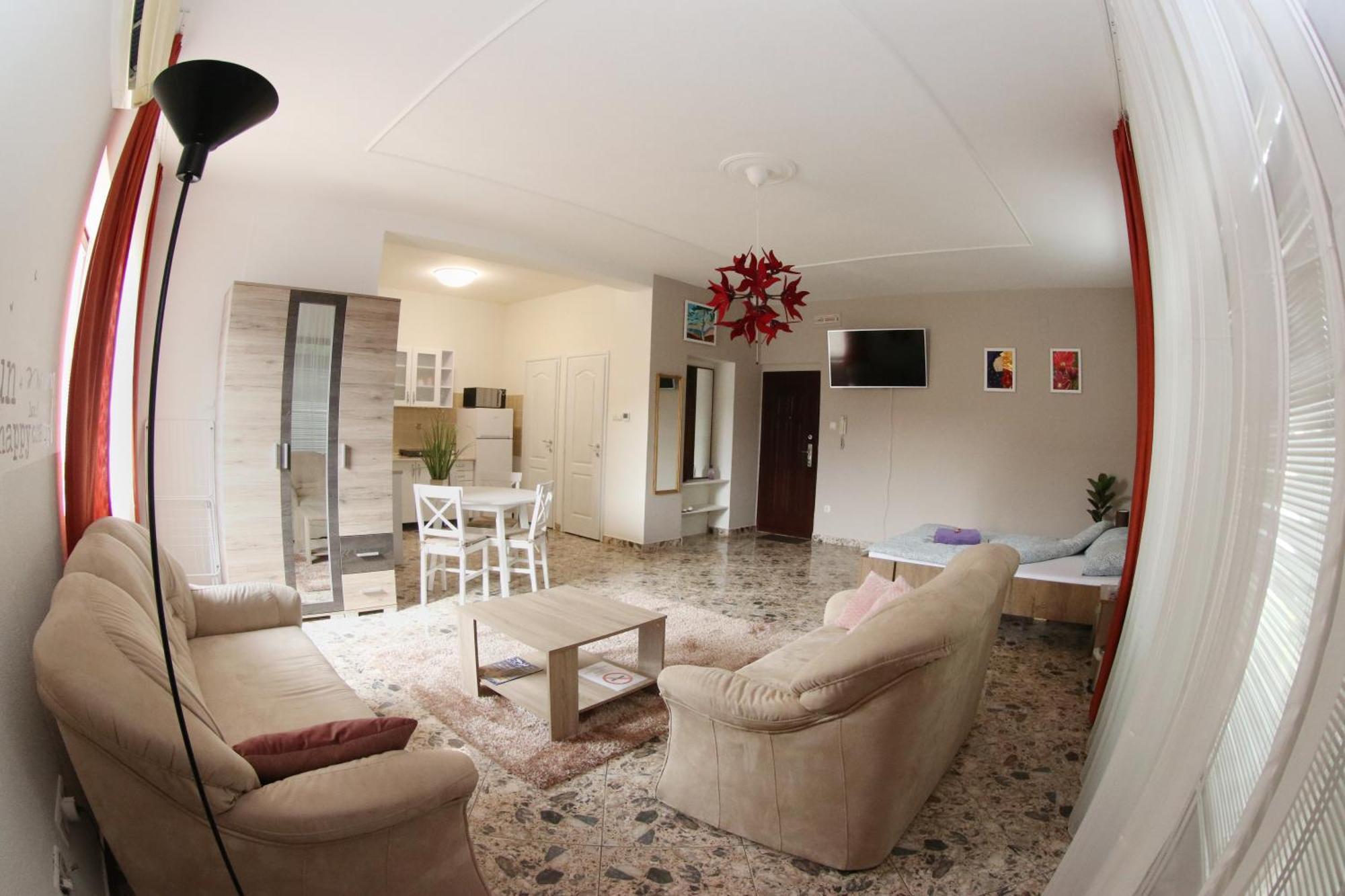 Tulipan Apartman Gödöllő Exteriér fotografie